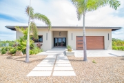 Beautiful modern Home Nestled in the outskirts of Placencia village